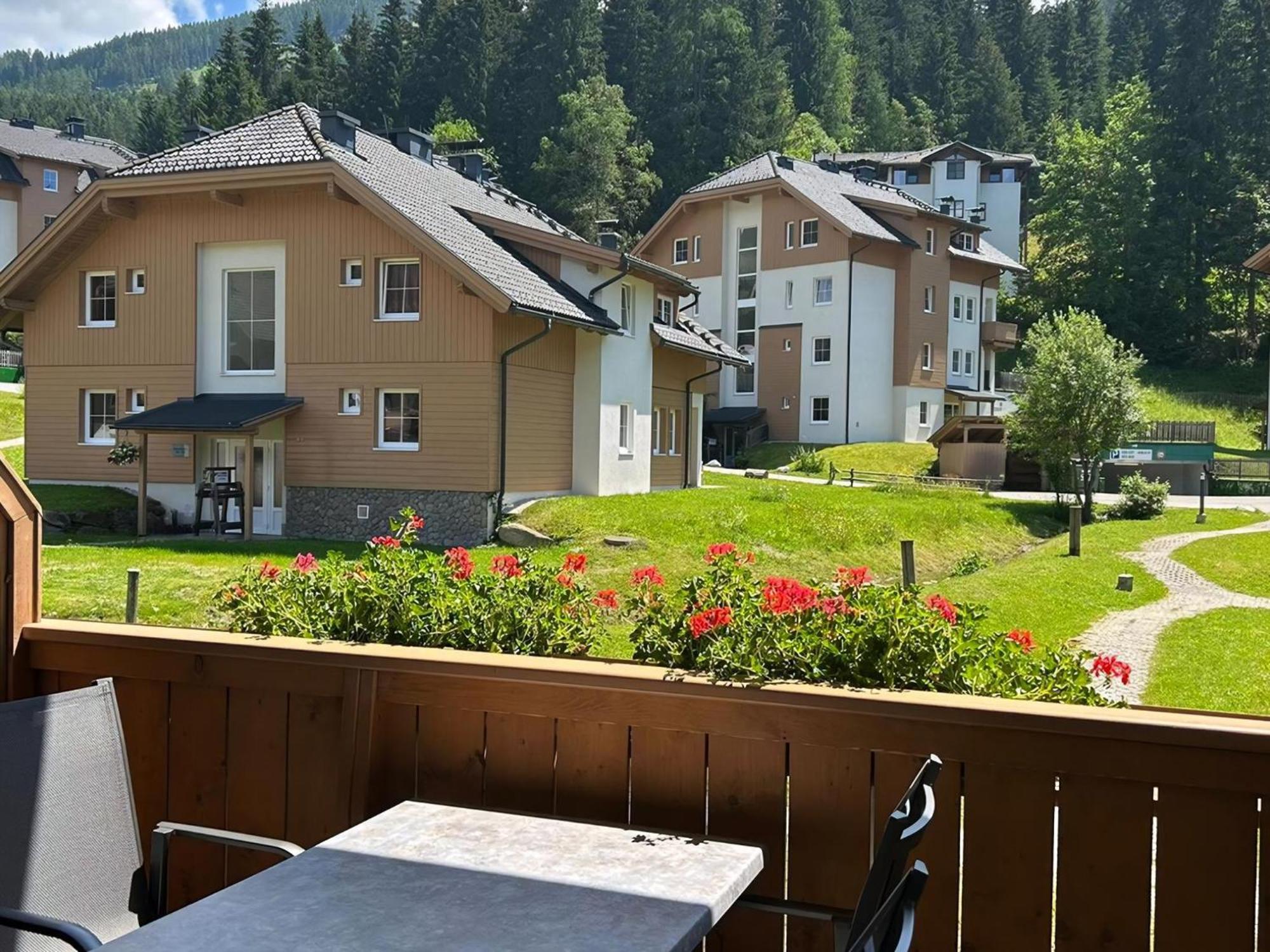 Landal Bad Kleinkirchheim Hotel Exterior photo