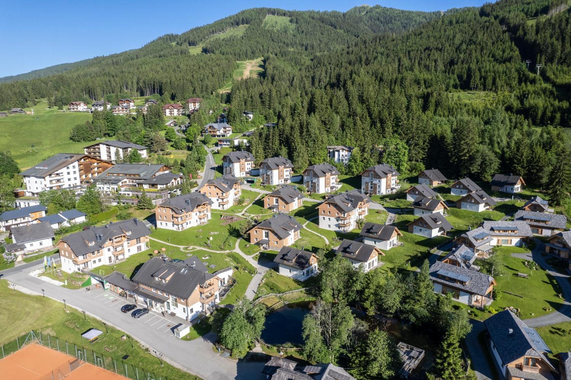 Landal Bad Kleinkirchheim Hotel Exterior photo